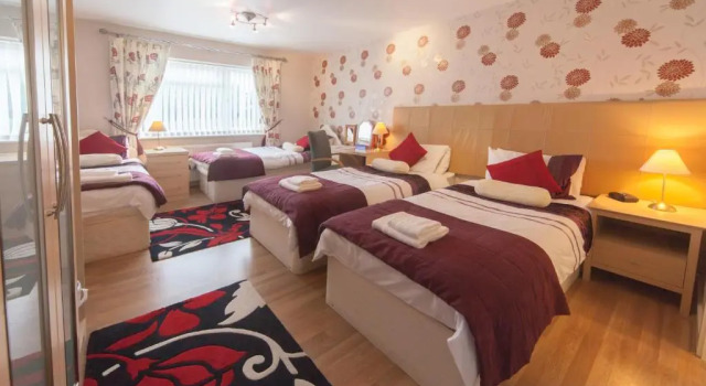 Четырёхместный номер Standard Wyngate Guest House