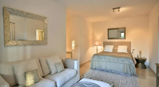 Villa in Porroig with Stunning Sea Views, Забронировать Вилла Коттеджи Мадрида, Коттедж