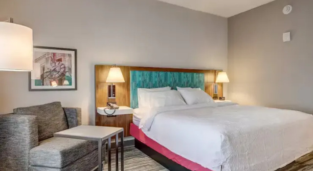 Номер Standard Hampton Inn & Suites Cincinnati Midtown Rookwood