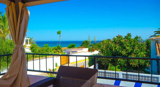 Вилла с 3 комнатами с видом на море Villa Jose