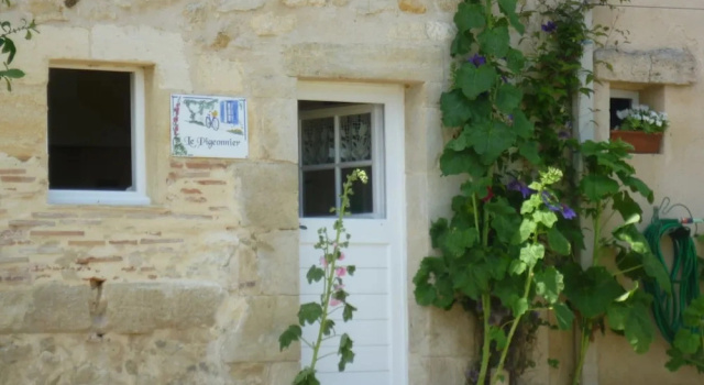 Beautiful Holiday Home With Swimming Pool, Rezerwuj Dom wakacyjny Domki letniskowe w Entre-Deux-Mers, Domek