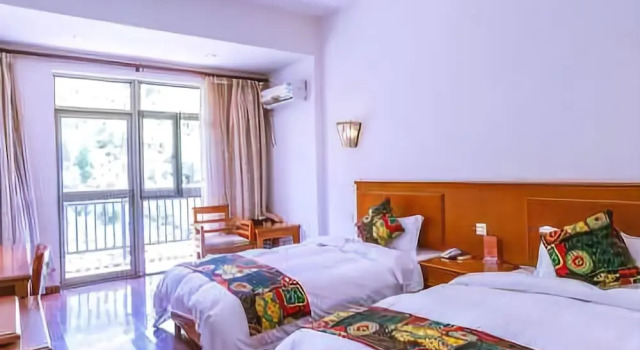 Yijie Holiday Chain Hotel