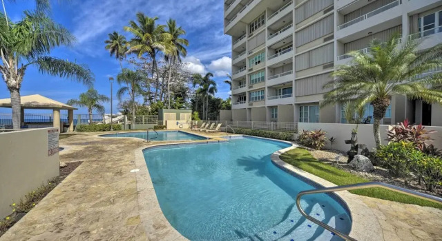 Oceanfront Resort Studio - 2 Mi to Rincon Plaza!, Réserver Complexe hôtelier Hôtels resort à Aguadilla, Complexe hôtelier