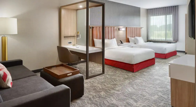 Четырёхместный люкс SpringHill Suites by Marriott Franklin Mint