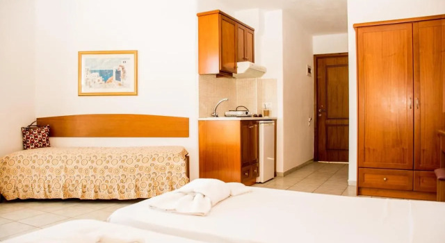 Villa Aphrodite Hotel Apartments Studios by Estia