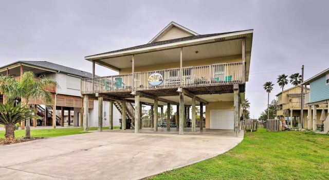 Pool, Marina & More! Family Home in Terramar Beach, Book Feriehus Galveston Houston