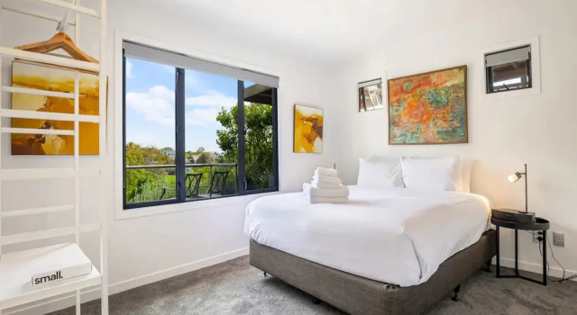 Stylish And Serene Living In Kohimarama, Rezerwuj Willa Hotele w Auckland Region z parkingiem, Parking