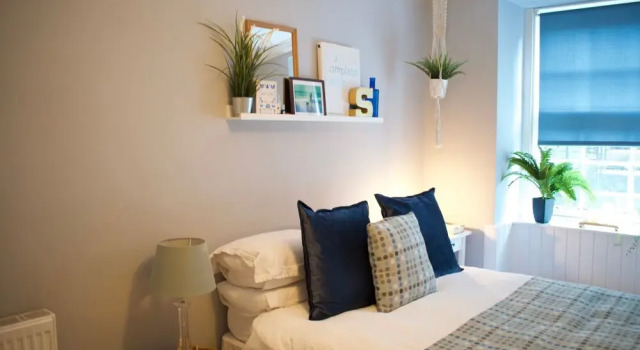 Central, Garden Flat, Sleeps 4, Perfect Location
