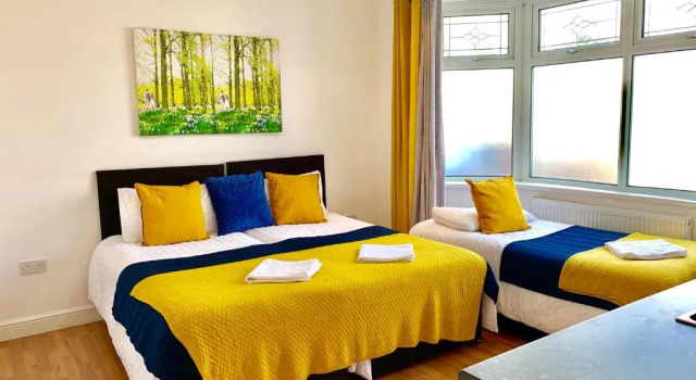 Spacious 2 Bedrooms 2 Baths Apartment with Garden and Parking, Varaa Huoneisto Asunnot kohteessa Merseyside, Huoneisto