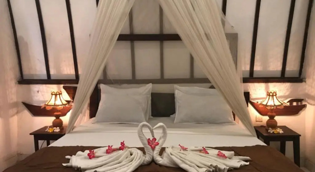Бунгало с красивым видом из окна Mustika Ocean Lodge