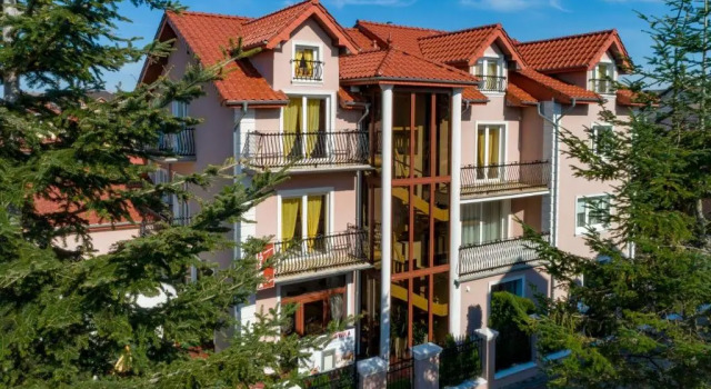 Pensjonat Marynarski - Apartamenty, Забронировать Гостевой дом Отели Дарлувко с парковкой, Парковка