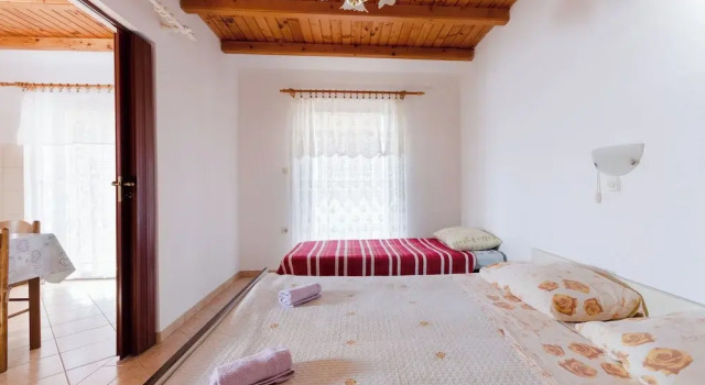 Apartment Marija Durdica, Prenota Appartamento Hotel a Isole Quarnerine con parcheggio, Parcheggio