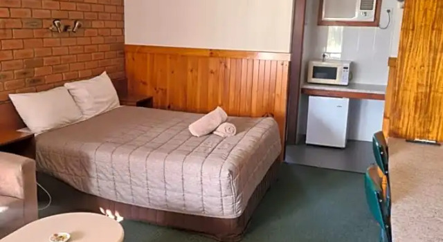 Номер Standard Regency Court Motel