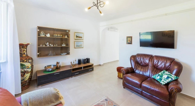 Awesome Home in Loborika With 2 Bedrooms and Wifi