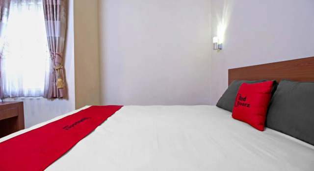 RedDoorz near Trans Studio Mall 2, Book Hotel Bandung Wetan 