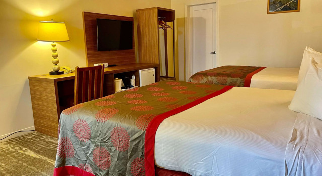 Ramada by Wyndham Gananoque Provincial Inn, Buchen Sie Hotel Hotels in Thousand Islands mit Pool, Schwimmbad