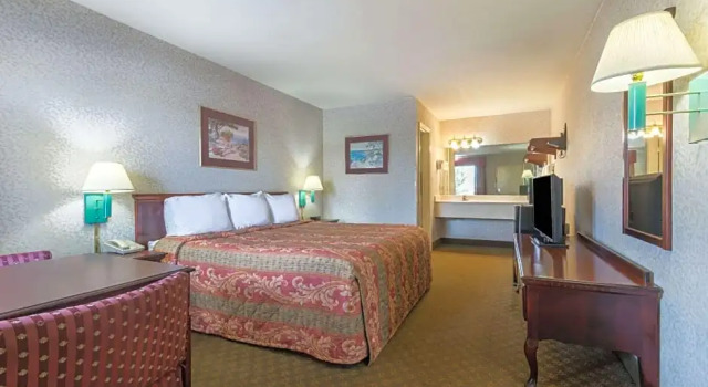 Люкс Days Inn by Wyndham Greenville