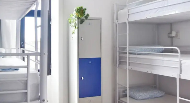 Кровать в общем номере (женский номер) La Isleta Nest Hostel