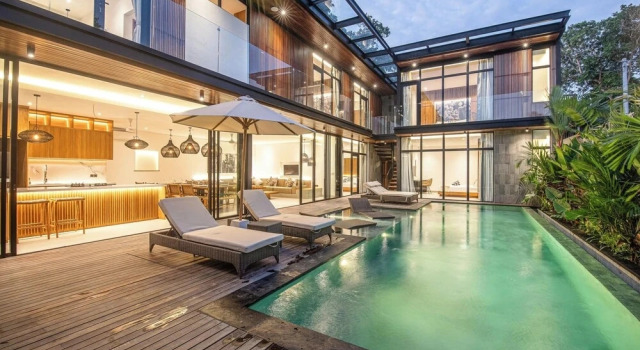Коттедж Stunning 6BR Canggu Villa 400m From the Beach
