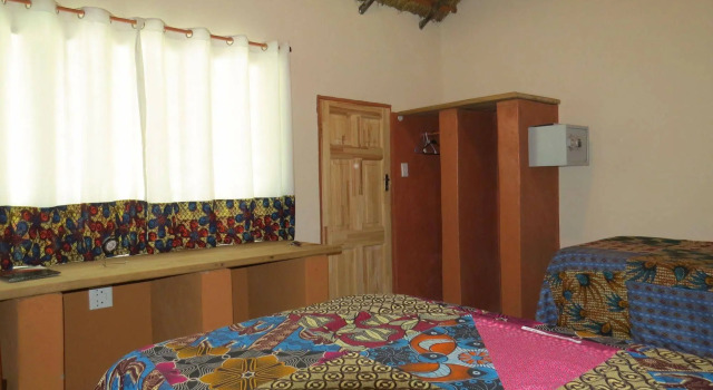 Croc Valley Camp, Book Hotel Mpika 