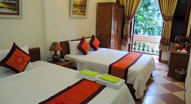 Четырёхместный номер Standard с балконом Hanoi Ecogreen Hostel