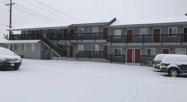 Mt. Bachelor Motel, Забронировать Мотель Мотели Бенд, рядом с Blockbuster, Мотель