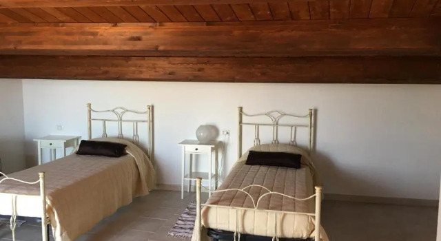 Mountain Retreat in Roccacasale, Book Vacation Home Hotels in Abruzzo with Parking, Parking