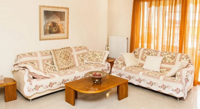 Spacious Apartment in Neos Kosmos