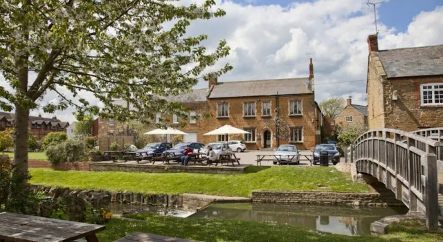 Nevill Arms Inn, Book Hotel Medbourne Leicestershire