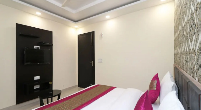 OYO 11611 Royal Palace Inn, Забронировать Отель Отели Нью-Дели с завтраком, Завтраки