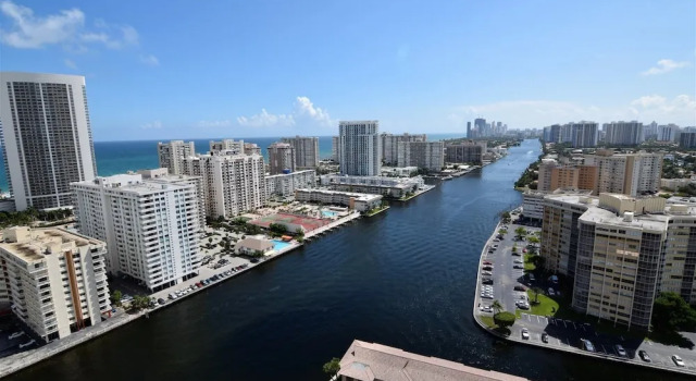 Коттедж Superb Ocean, Bay & Skyline View Residence 2 Bed 2 Bath @ Beachwalk Resort
