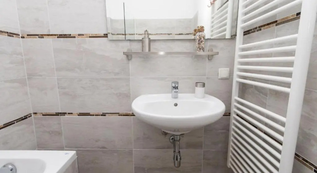 Апартаменты Comfortable romantic 1 bedroom apartment near Augarten