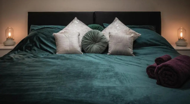 Апартаменты Stunning 2 bed with outside balcony, super king beds and 75’’ TV!