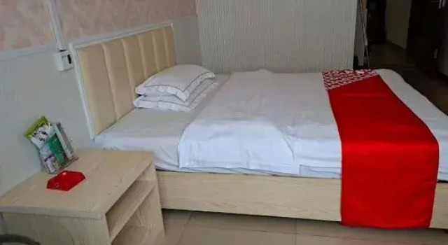 Baise Fujun Business Hotel, Rezerwuj Hotel Hotele w Baise z parkingiem, Parking