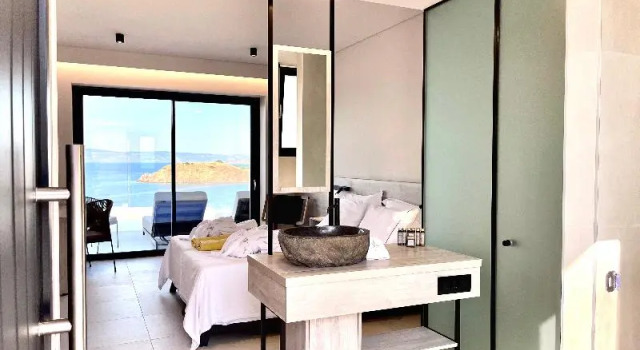 Полулюкс с балконом и с видом на море Eleia Seafront Rooms & Villas