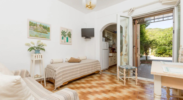 Effie Apartment in