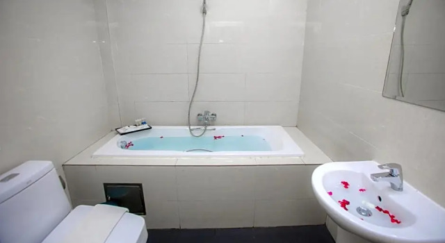 Трёхместный номер Deluxe Grace Treasure Hotel