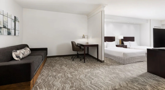 Люкс SpringHill Suites Fresno