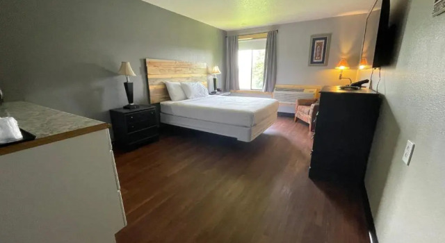 Люкс Sunnyside Inn and Suites