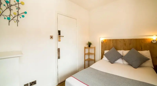 Номер Standard OYO TamTam Acton Hotel