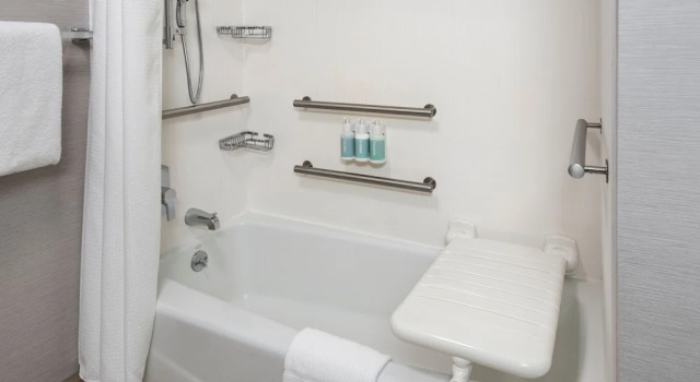 Двухместный люкс Courtyard by Marriott Rye