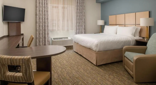 Студия люкс Candlewood Suites Vancouver/Camas by IHG