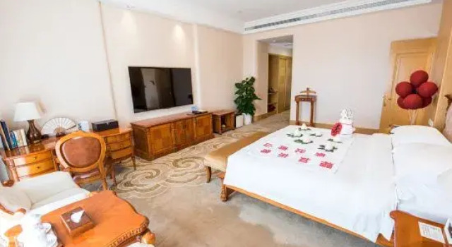 Семейный люкс с видом на озеро Haigeng Garden Hotel