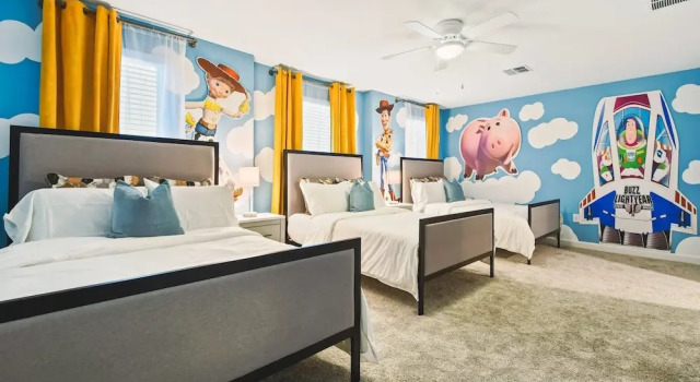Storey Lake 9BR Lakeview Home Pool/spa/game Disney, Varaa Lomakoti Hotellit Kissimmee pysäköinnillä, Pysäköinti