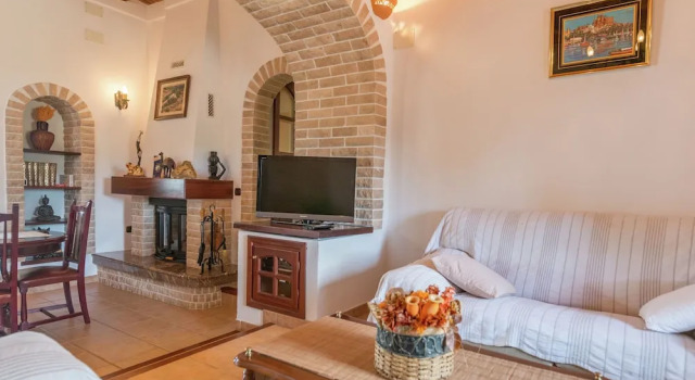 Authentic Finca with Swimming Pool & Hot Tub near Beach, Book Hotel Hotels in Ibiza with a Pool, Swimming Pool