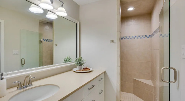 Коттедж Cedar Creek Lake Views: Gorgeous Mabank House!