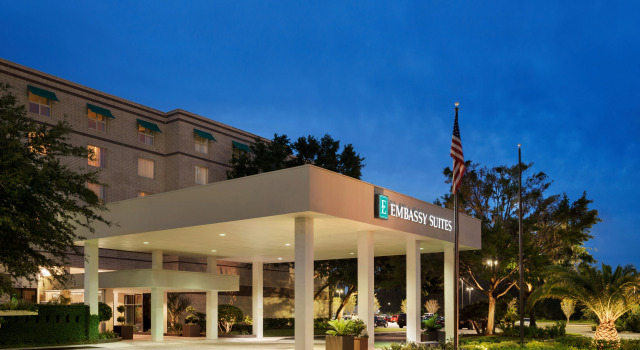 Embassy Suites Brunswick, Buchen Sie Hotel Brunswick Georgia