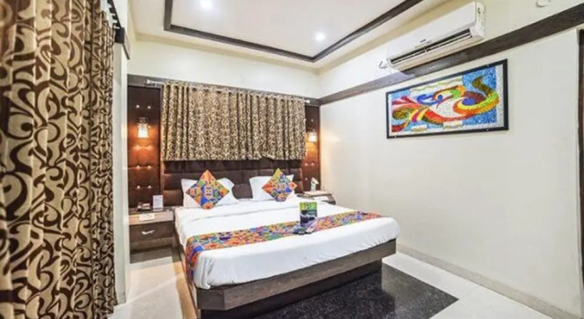Номер Luxury Fabhotel Santoor - Geeta Bhawan Square