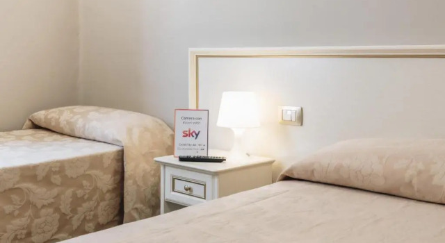 Трёхместный номер Standard Hotel Astoria