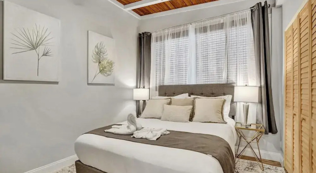 5BR with Heated Pool 5 min to Beach, Book Feriehus Villaer i Broward County, Villa